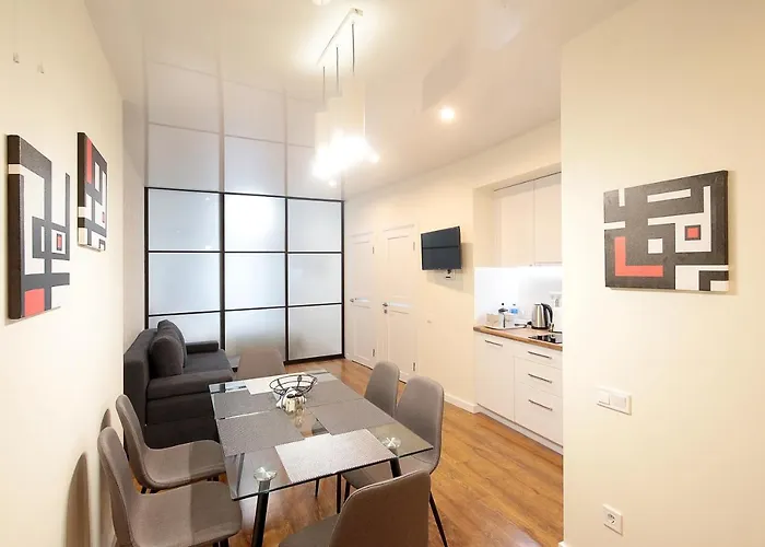 Nest Center Aparts * 利沃夫