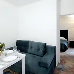 Nest Center Aparts דירה לבוב