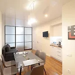 Nest Center Aparts * לבוב