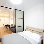 Nest Center Aparts דירה לבוב